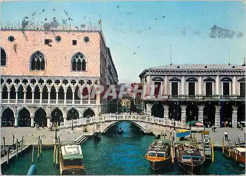 Cartes postales moderne Venezia Palais Ducal et Pont des Soupirs Bateaux