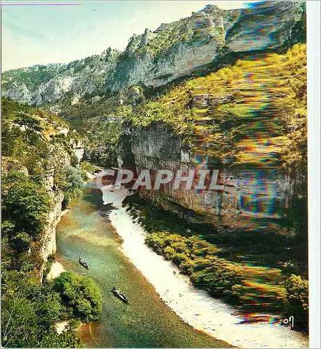 Cartes postales Gorges du Tarn (Lozere) Couleurs et Lumiere de France Les Barques dans le Defile
