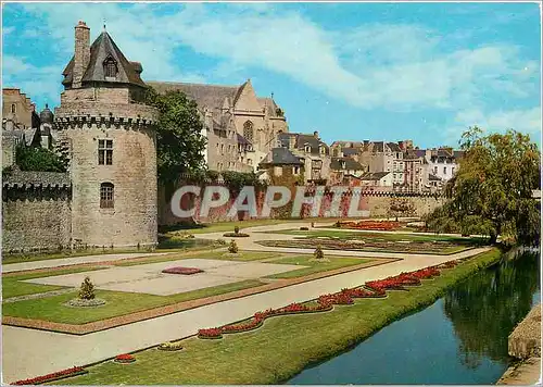 Cartes postales moderne Vannes La Bretagne Pittoresque Les Jardins La Tour du Connetable Richemont (XIVe et XVe Siecle)