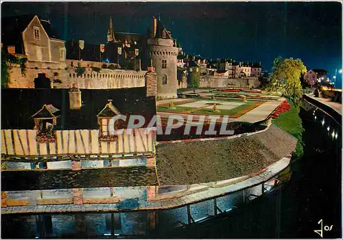 Cartes postales moderne Vannes (Morbihan) La Bretagne en Couleurs Les Remparts et la Tour du connetable Au premier plan