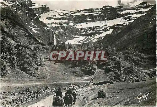 Cartes postales moderne Gavarnie (Hautes Pyrenees) En Pyrenees A dos de Mulet vers le Cirque