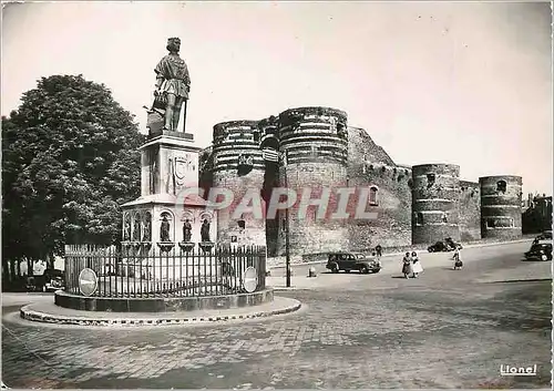 Cartes postales moderne Angers Maine et Loire le Chateau et la Statue du Roi Rene Automobile