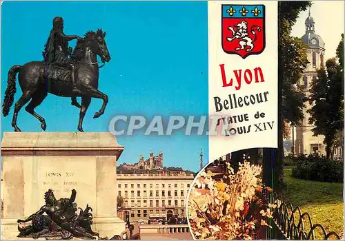 Cartes postales moderne Lyon Place Bellecour Statue de Louis XIV et Fourviere a droite Clocher de l'Ancien Hopital de la