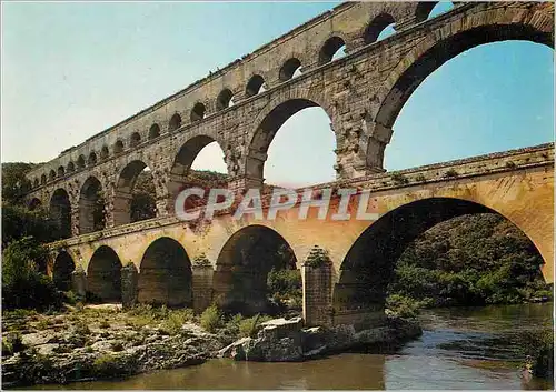 Cartes postales moderne Le Pont du Gard (Gard) Aqueduc Romain (long 269m haut 48m) Construit avant l'Ere Chretienne