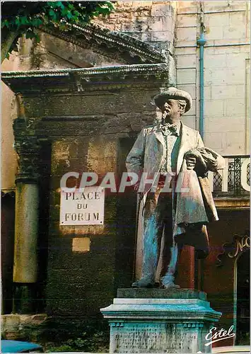 Cartes postales moderne Arles (Bouches du Rhone) en Provence Place du Forum la Statue de Frederic Mistral
