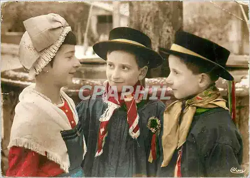 Cartes postales moderne Costumes d'Auvergne Groupe Folklorique Auverina Dansaire Clermont Ferrand Folklore