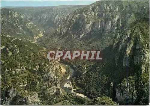 Cartes postales moderne En Parcourant les Gorges du Tarn Vue panoramique prise du point Sublime sur le Cirque des Baumes
