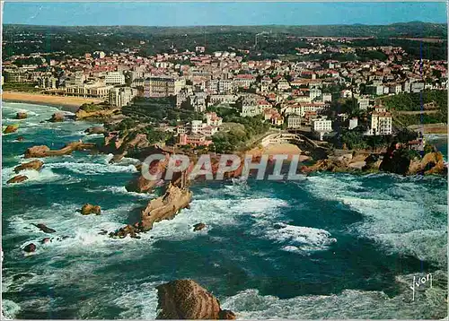 Cartes postales moderne Biarritz Cote d'Argent (Basses Pyrenees) Vue generale aerienne Au 1er plan le Rocher de la Vierg