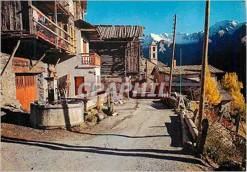 Cartes postales moderne St Veran (Htes Alp) Commune la plus haute d'Europe La rue principale et la fontaine