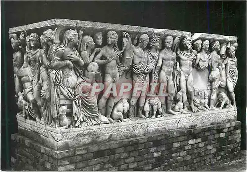 Cartes postales moderne Arles Musee lapidaire d'art paien Tombeau de Phedre et Hippolyte sur la face anterieure les adie
