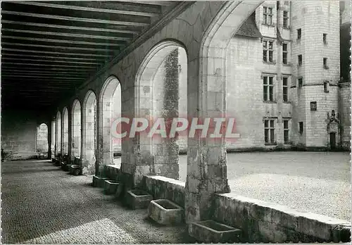 Cartes postales moderne Chateau du Plessis Bourre XVe siecle (Maine et Loire) La cour interieure vue de la galerie couve