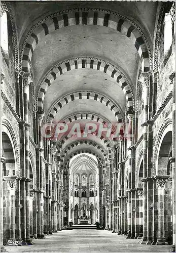 Cartes postales moderne Vezelay (Yonne) Eglise Abbatiale de la Madeleine (XIIe s) La Nef
