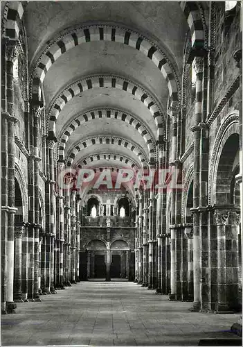 Cartes postales moderne Vezelay (Yonne) Eglise Abbatiale de la Madeleine (debut XIe s debut XIIIe s) La Nef vue de l'Est