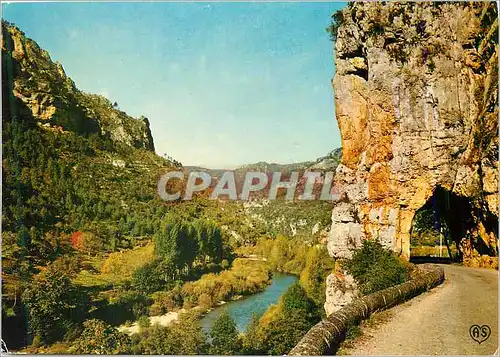 Cartes postales moderne La route longeant le Tarn au Tunnel de la Croze en Parcourant les Gorges du Tarn