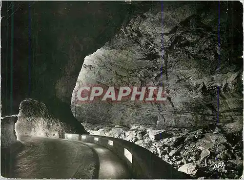 Cartes postales moderne Le Mas D'Azil (Ariege) Sortie de la Grotte et du Tunnel cote St Girons
