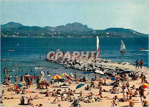Cartes postales moderne La Cote d'Azur Varoise Saint Aygulf (Var) Un Coin de la Plage et la Jetee Au fond l'Esterel