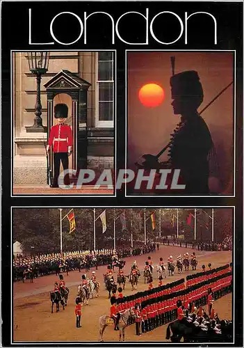 Cartes postales moderne Sentry Hussar Trooping the Colour Militaria