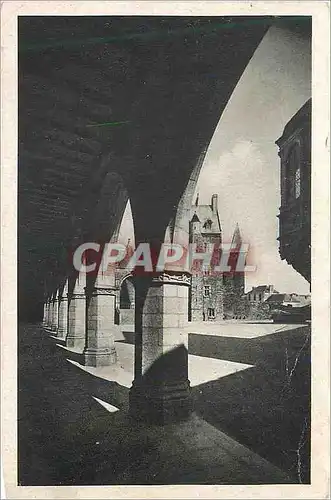 Ansichtskarte AK Vitre (Ille et Vilaine) Cour Interieure du Chateau vue des Arcades