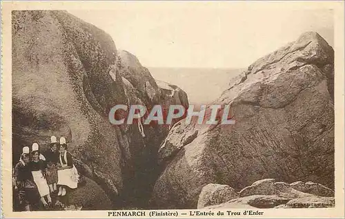 Ansichtskarte AK Penmarch (Finistere) L'Entree du Trou d'Enfer Folklore