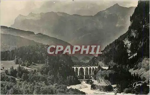 Cartes postales moderne Les Houches Le Pont Ste Marie les Aiguilles de Varens et la Pointe de Plate Environs de Chamonix