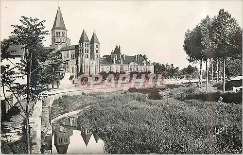 Cartes postales moderne Paray Le Monial (Saone et Loire) La Basilique du Sacre Coeur consacree en l'an 1004
