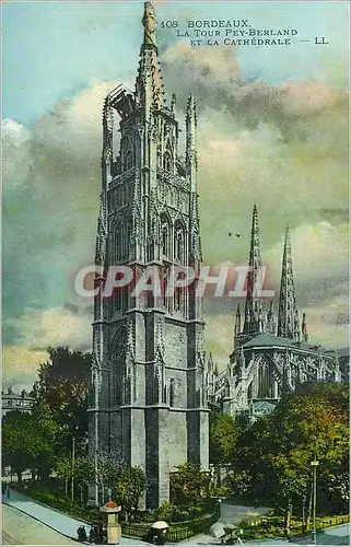 Ansichtskarte AK Bordeaux La Tour Pey Berland et la Cathedrale