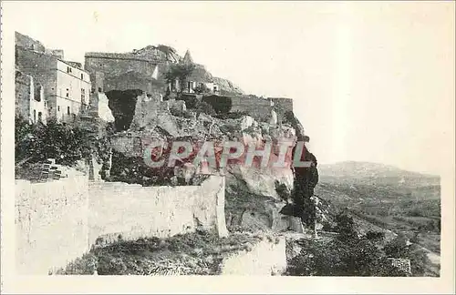 Cartes postales Les Baux Vue des Remparts et le Clocher croix de Ravelin(au dessous voie romaine)