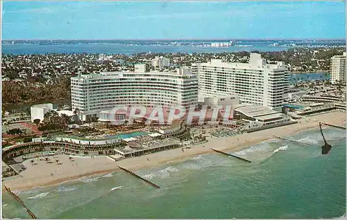 Moderne Karte Fabulous oceanfront view of the famous Fontainebleau Hotel Miami