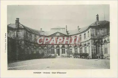 Ansichtskarte AK Verdun Eveche Cour d'honneur