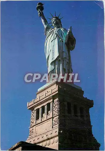 Cartes postales moderne The Statue of Liberty Liberty Island in New York Bay This symbol of peace stands supreme at the