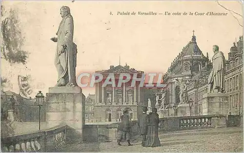 Cartes postales Palais de Versailles Un Coin de la Cour d'Honneur