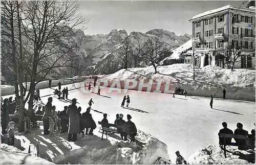 Cartes postales moderne Braunwald Eisfeld gegen Todi Patins a glace
