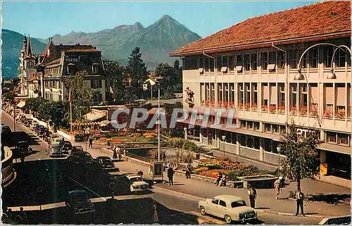 Cartes postales moderne Interlaken Hauptpost und Niesen Automobile