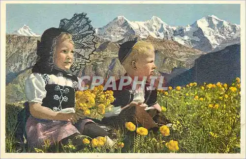 Cartes postales moderne Berner Oberlander Schreckhorn Eiger Monch Jungfrau Folklore Enfants