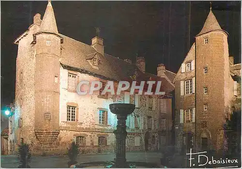 Moderne Karte Salers (Cantal) La grand Place et la Maison de la Ronade O nuit tu reunis l'Etoile et l'Ombre