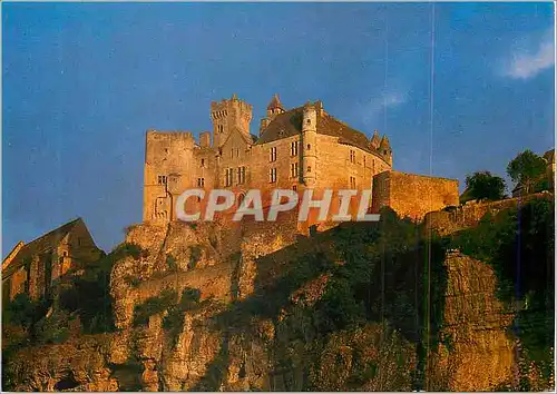 Cartes postales moderne Beynac Vallee de la Dordogne Le Chateau dresse sur la Falaise