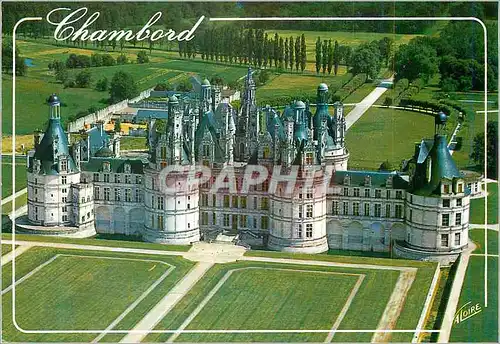 Cartes postales moderne Chambord (Loir et Cher) la Facade Principale (156 Metres) du Chateau (XVIe siecle) vue d'Avion l