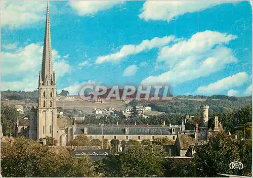 Cartes postales moderne Saint Savin sur Gartempe L'Eglise et l'Abbaye Fleche de 98 m de Haut