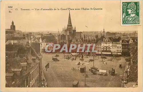 Cartes postales Tournai Vue d'ensemble de la Grande Place avec l'Eglise St Quentin