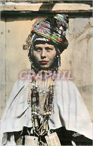 Cartes postales moderne Scenes et Types Femme Indigene de l'Aures Folklore