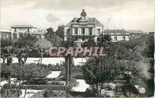 Cartes postales moderne Aumale le Square et l'Hotel de Ville