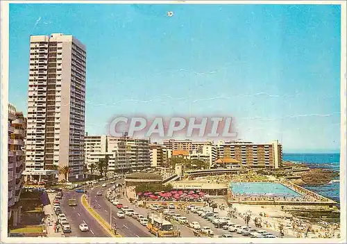 Cartes postales moderne Cape Town South Africa A Line of Flats Overlooks the seau Point Pavilion a Modern Open air Swimm