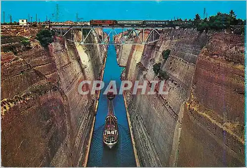 Cartes postales moderne Grece L'Isthme Bateaux Train