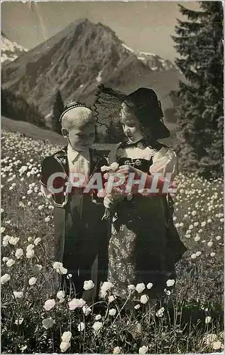 Cartes postales moderne Trachtenkinder im Berner Oberland Folklore Enfants