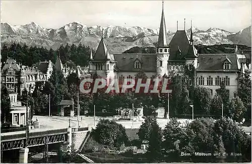 Cartes postales moderne Berne le Musee et les Alpes