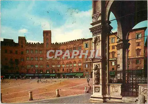 Cartes postales moderne Siena Palais Sansedoni (avec vue Chapelle)
