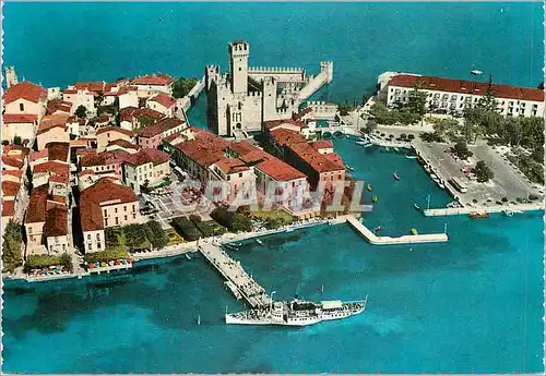 Cartes postales moderne Le Lac de Garda Sirmione Vue aerienne Bateau