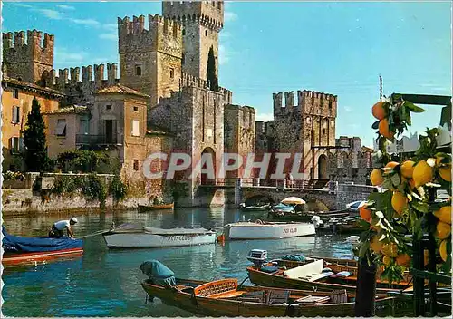 Cartes postales moderne Lac de Garda Sirmione Darce et Ch�teau Baetaux