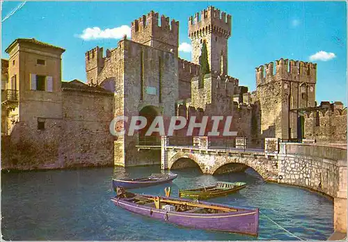 Cartes postales moderne Lac de Garda Sirmione Il Castello Bateau