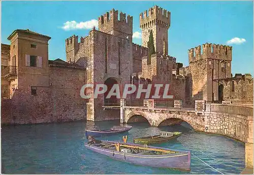 Cartes postales moderne Lac de Garda Sirmione Il Castello Bateau